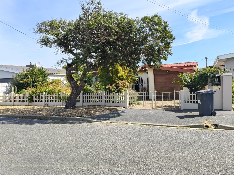 3 Bedroom Property for Sale in Lochnerhof Western Cape